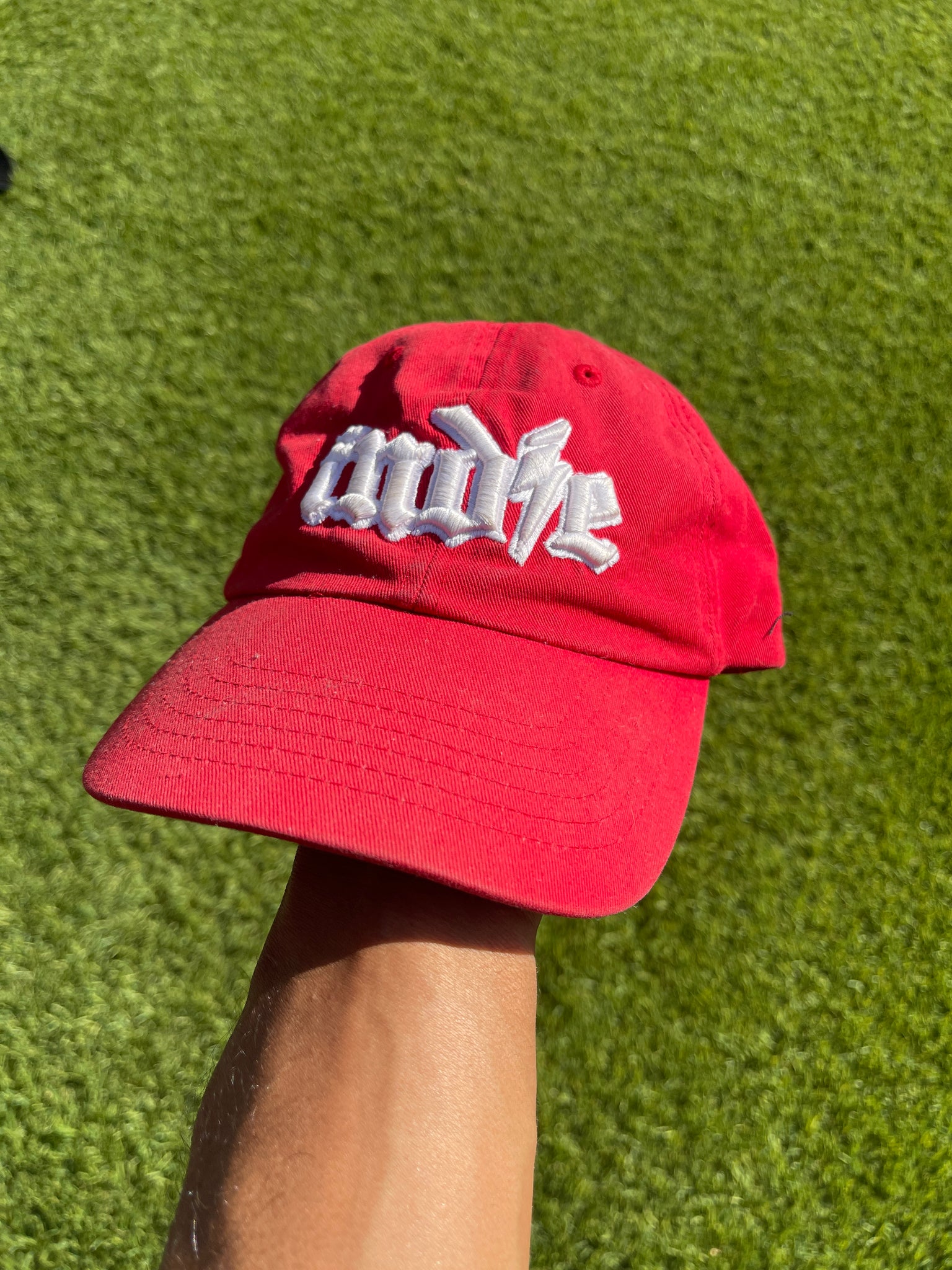 indie dad hat (all red)